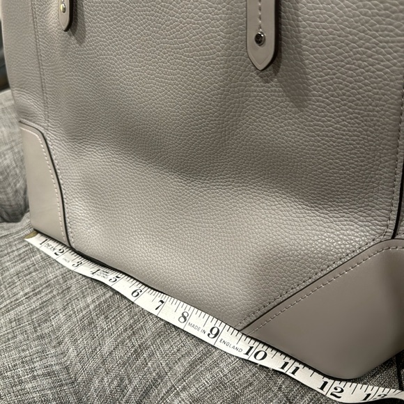 Michael Kors Bag Aria Pebbled Tote - Picture 17 of 17